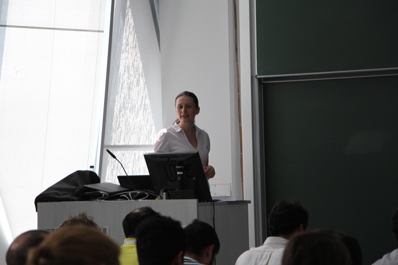 Dr. Anika Groß presenting at the ScaDS Big Data School