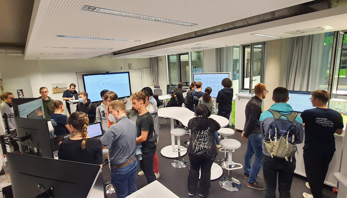 Many interested visitors are taking the opportunity to check out our Living Lab at Lange Nacht der Wissenschaften 2022.