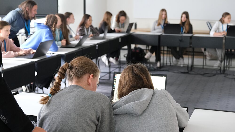 Workshop on climate data at ScaDs.AI Dresden/Leipzig Girls Day 2025.