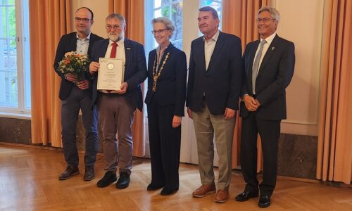 Photo. Prof. Lars Bernard, Prof. Wolfgang E. Nagel, Rector Prof. Ursula M. Staudinger, Prof. Achim Mehlhorn, and Prof. Hans Müller-Steinhagen.