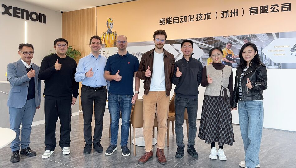 Photo. Michael Färber and his team photographed together with the team of XENON Automation Technology in Suzhou, China.