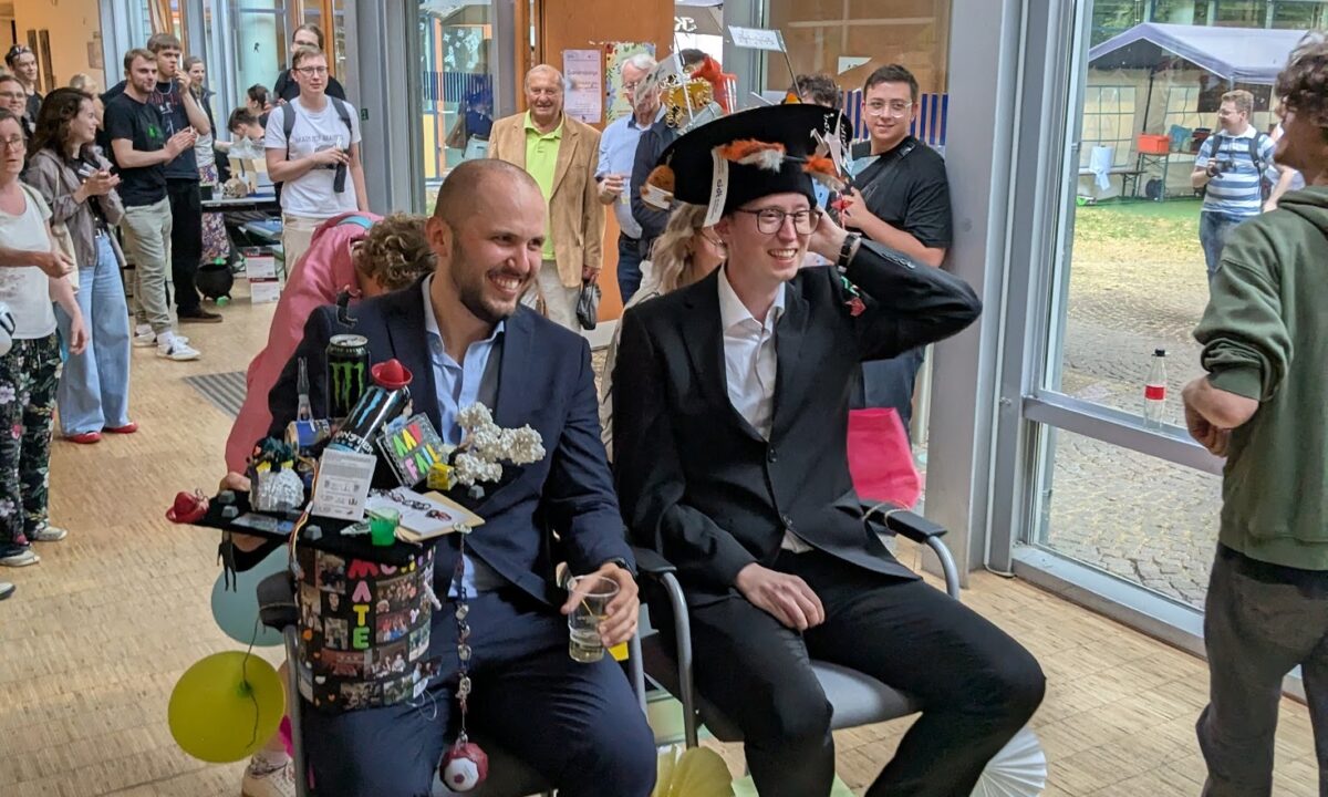 Searching for the active compound in a haystack: Fabian Liessmann has successfully defended his doctoral thesis