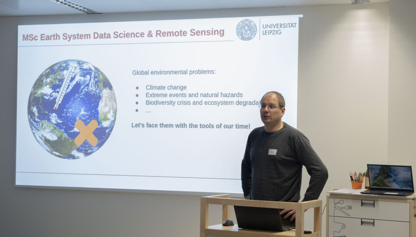 Picture. Prof. Feilhauer presents the MSc Earth System Data Science & Remote Sensing