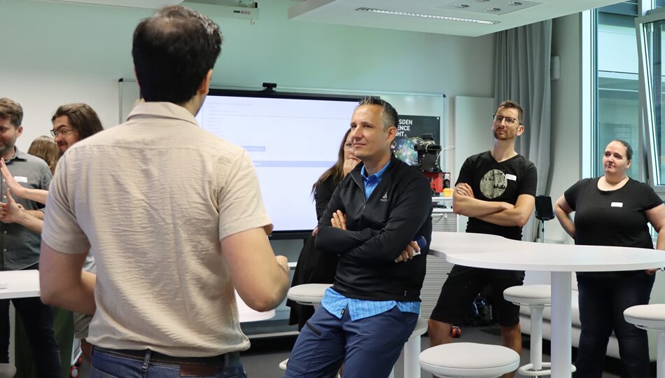 Photo. Dr. Siavash Ghiasvand explaining the Living Lab demonstrators to our guests from the Saxon State Ministry of Finance.